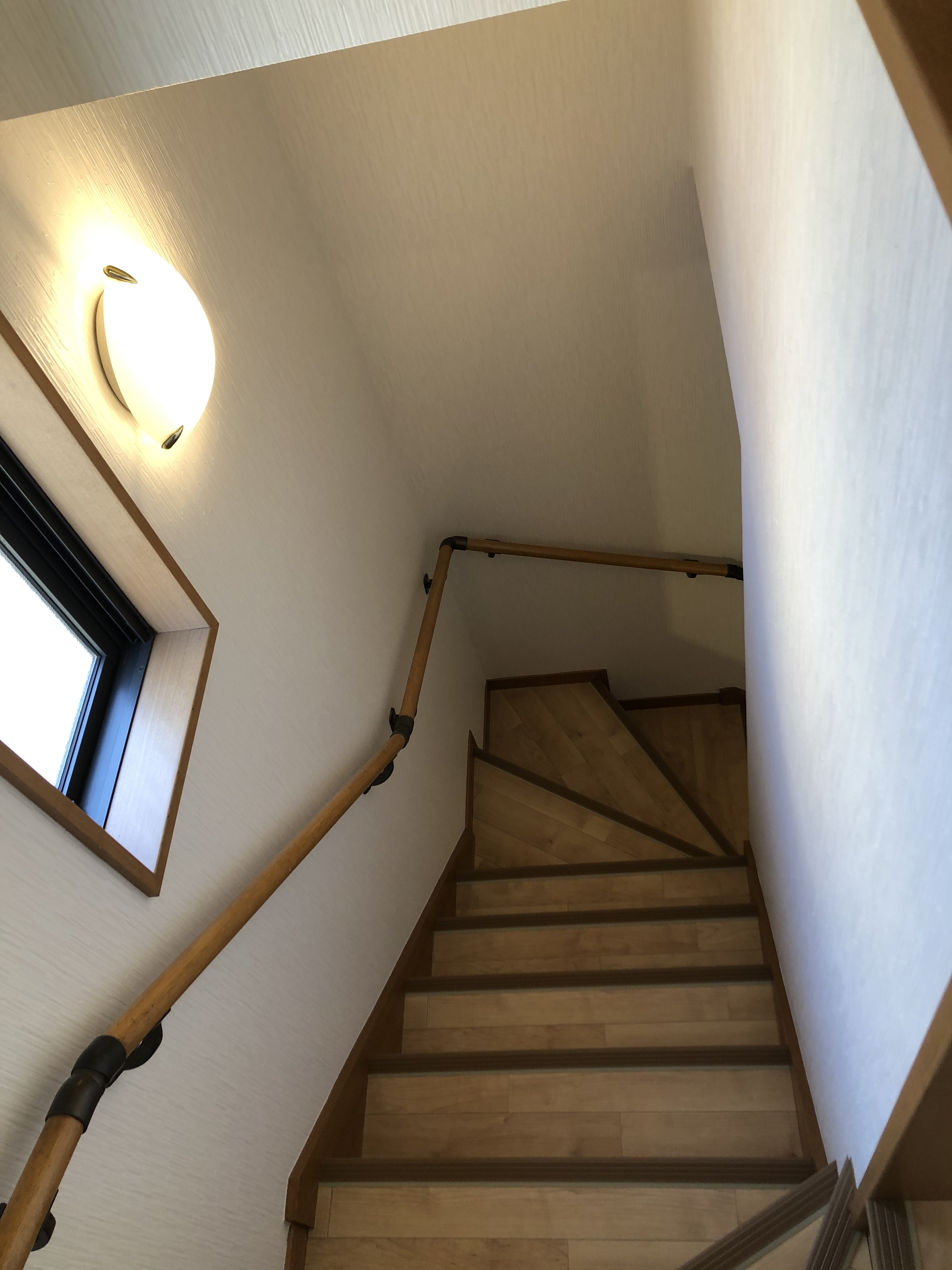 【内装】階段のリフォーム、お困りではありませんか？｜東海市・知多半島エリアのリフォームはリフォームウイング
