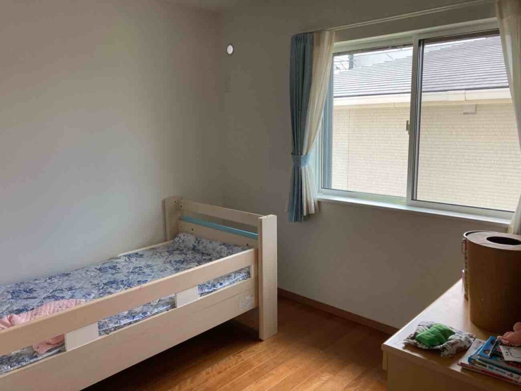 クロスを張り終わり、一つの部屋として完成