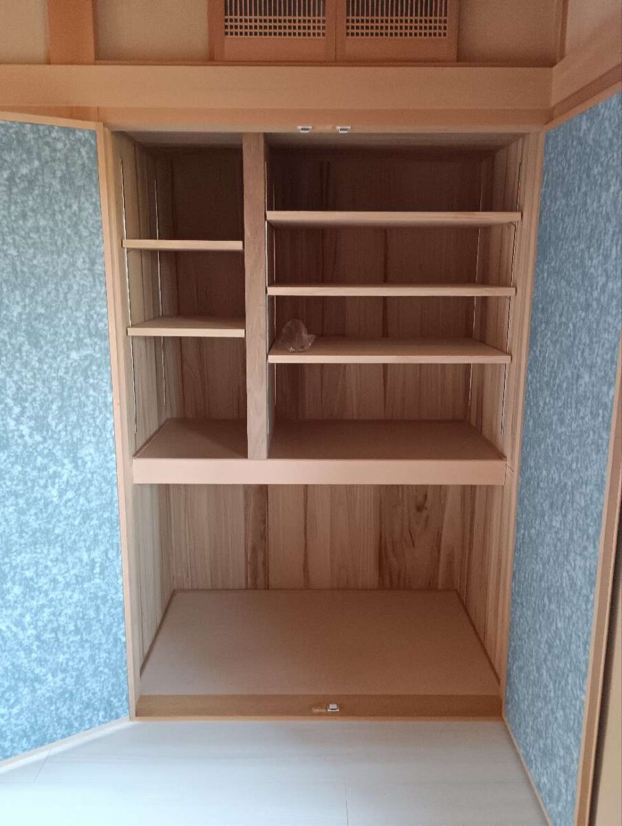 キッチン収納を“可動棚”で最適化！リアテック張替で見た目もすっきり整う収納＋内装リフォーム