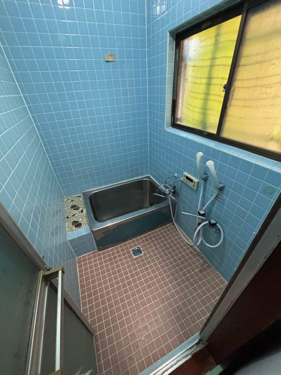 お母様への思いやりを形に。太陽熱温水器を活かした安心の浴室リフォーム