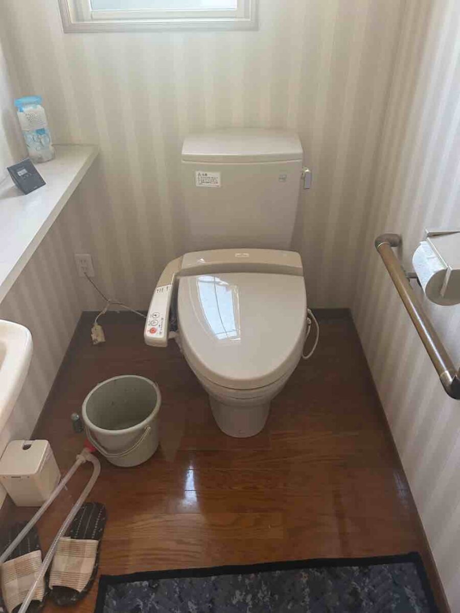 跡を残さない精密な選定。水漏れ不安を解消するトイレ交換リフォーム