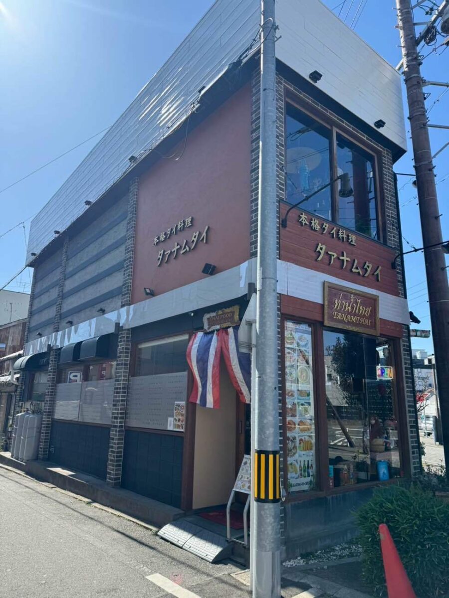 高所木部をビス補強と高品質シリコン塗装で守る店舗外装リフォーム