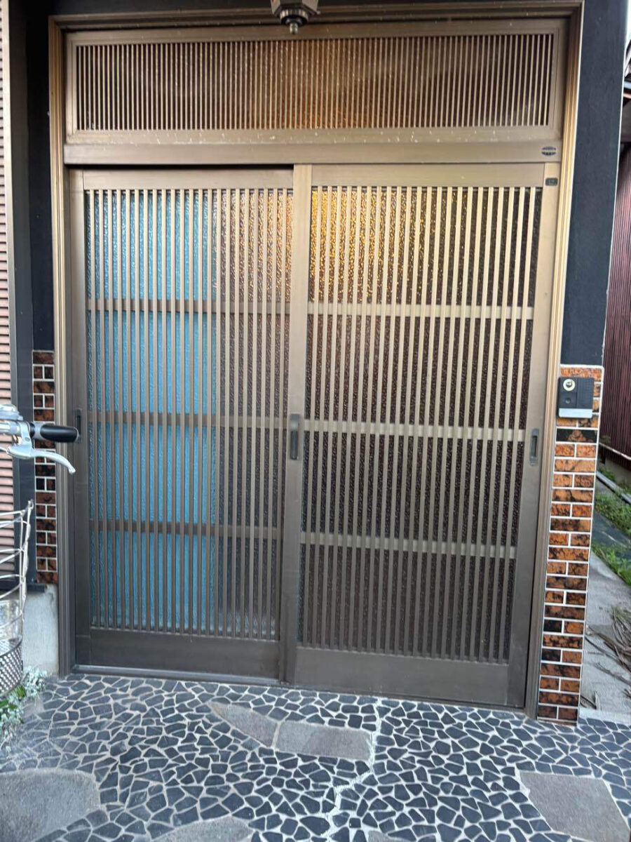 建物の変化による開閉ストレスを解消！玄関・勝手口の快適ドアリフォーム